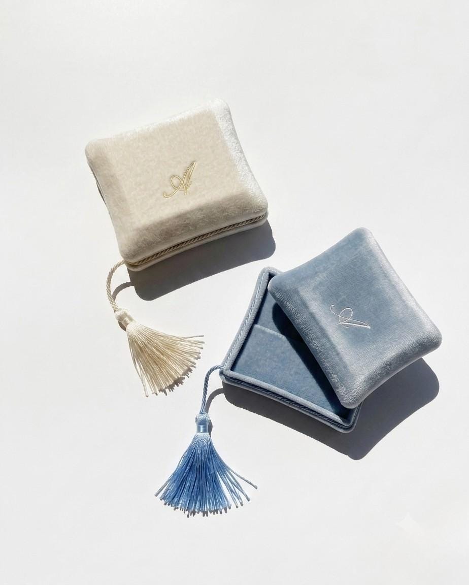 Velvet Jewellery Box Ring Holder for Wedding and Anniversary